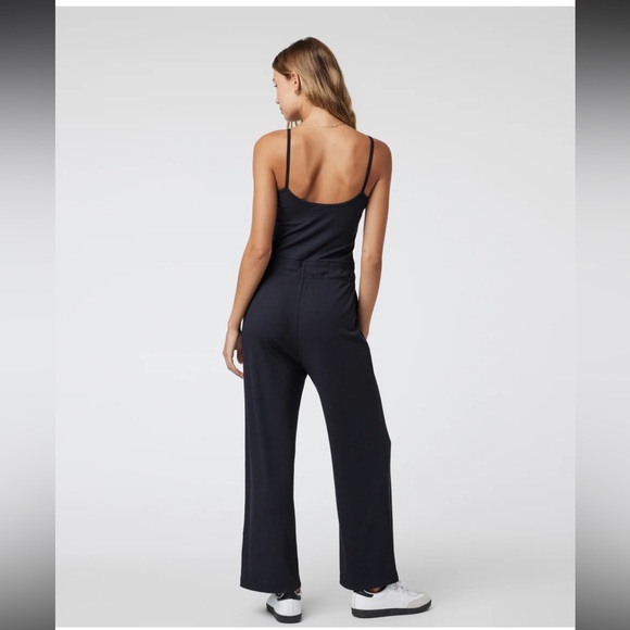 Vouri Black Sleeveless Jumpsuit - Picture 2 of 9